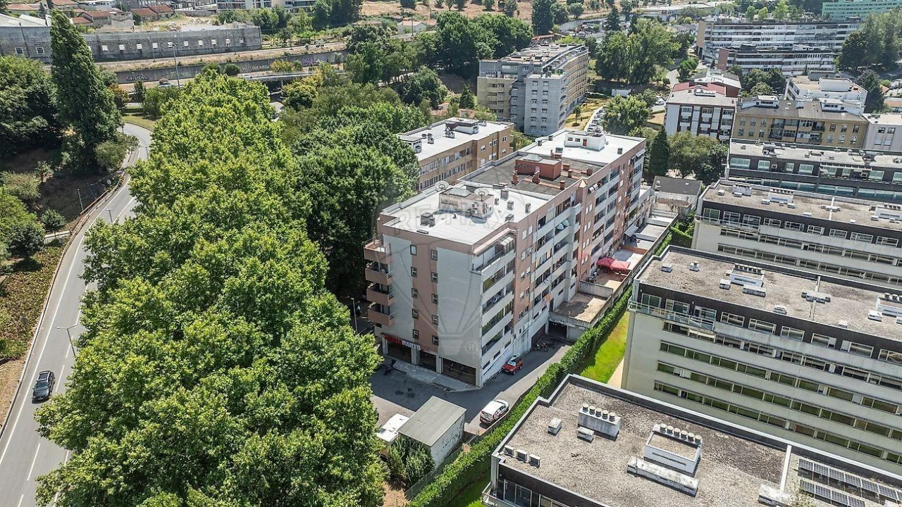 Apartamento T3 para Venda em Creixomil Foto 28