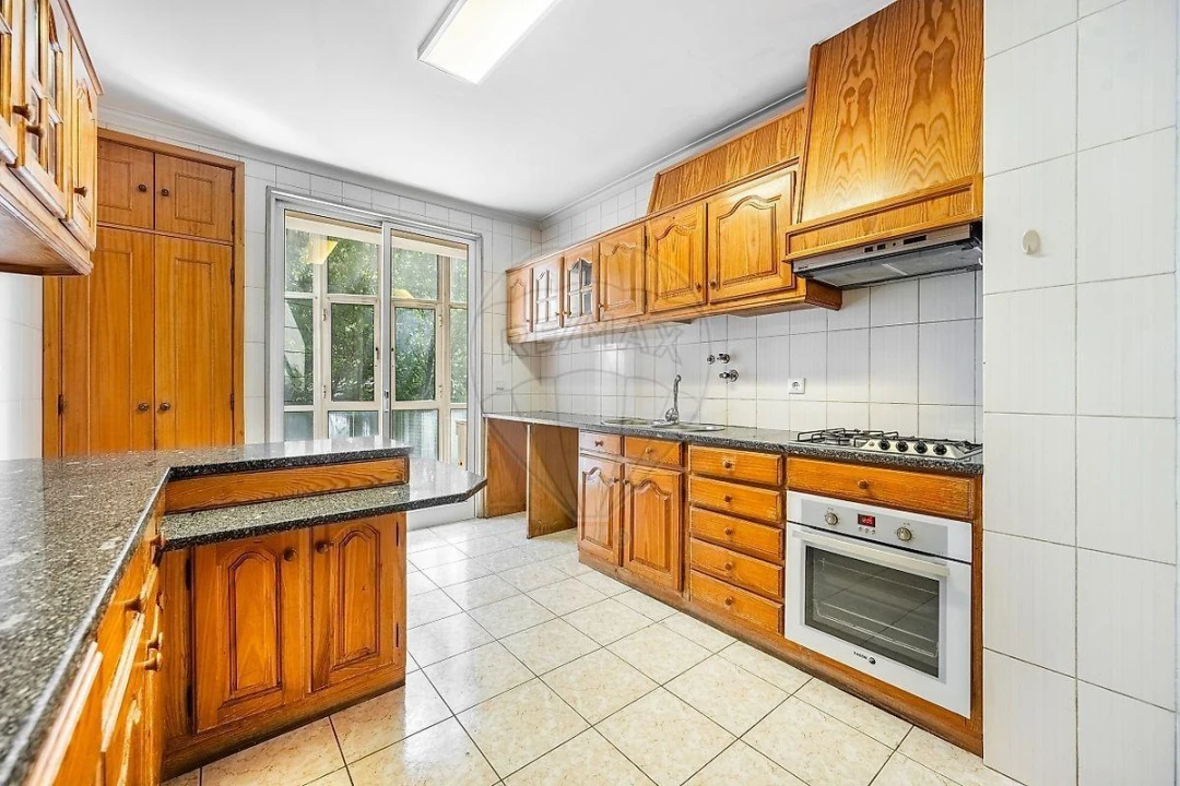 Apartamento T3 para Venda em Creixomil Foto 3