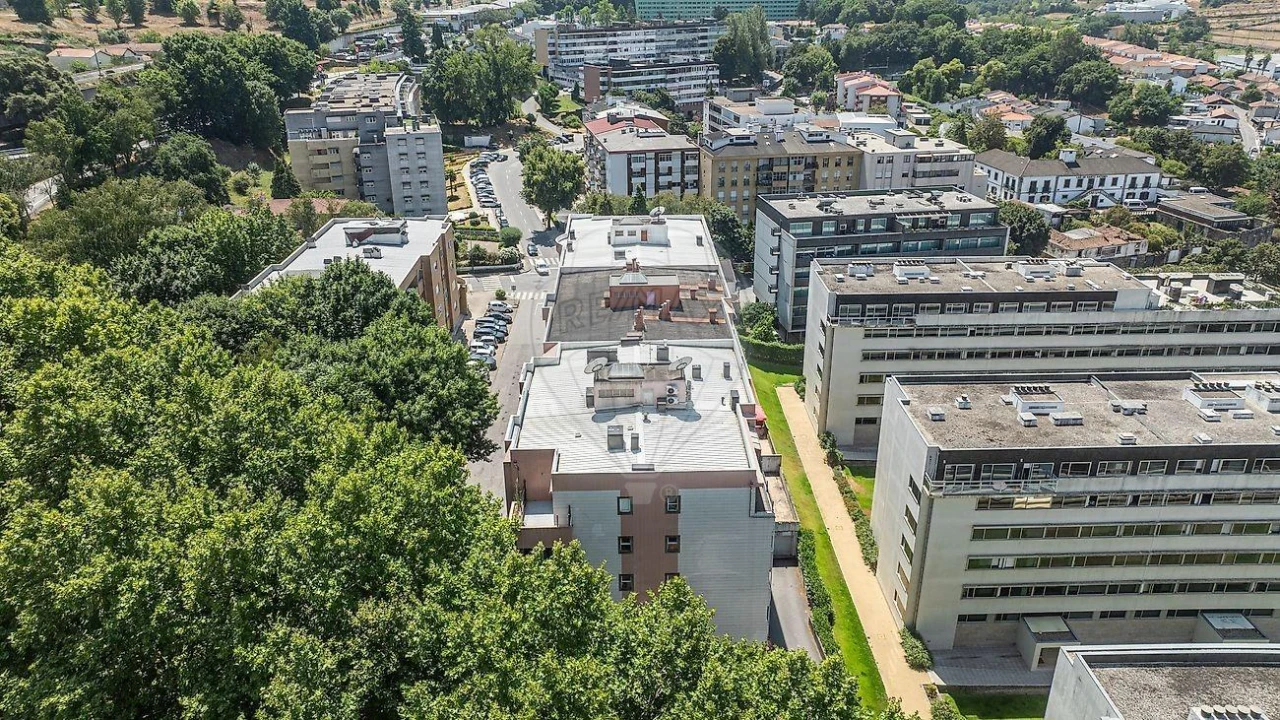 Apartamento T3 para Venda em Creixomil Foto 30