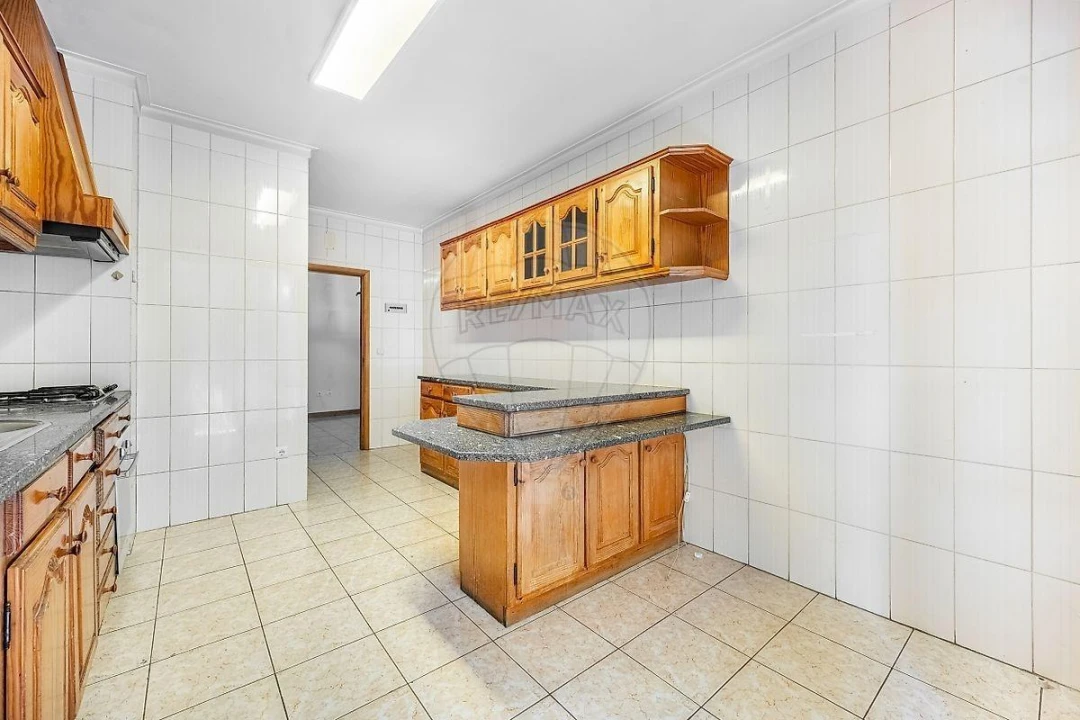 Apartamento T3 para Venda em Creixomil Foto 4