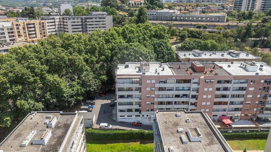 Apartamento T3 para Venda em Creixomil Foto 27