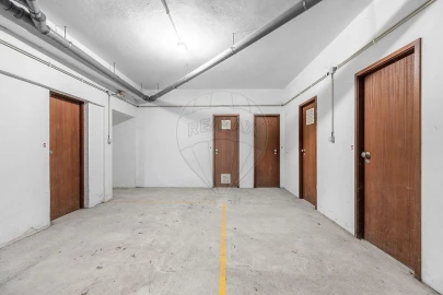 Apartamento T2 para Venda em Agrela e Serafão