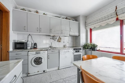 Apartamento T2 para Venda em Agrela e Serafão