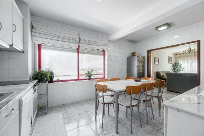 Apartamento T2 para Venda em Agrela e Serafão