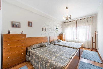 Apartamento T2 para Venda em Agrela e Serafão