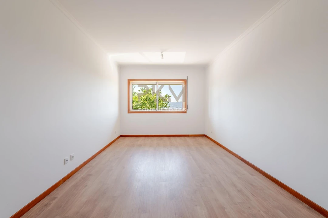 Apartamento T2 para Venda em Penafiel Foto 4