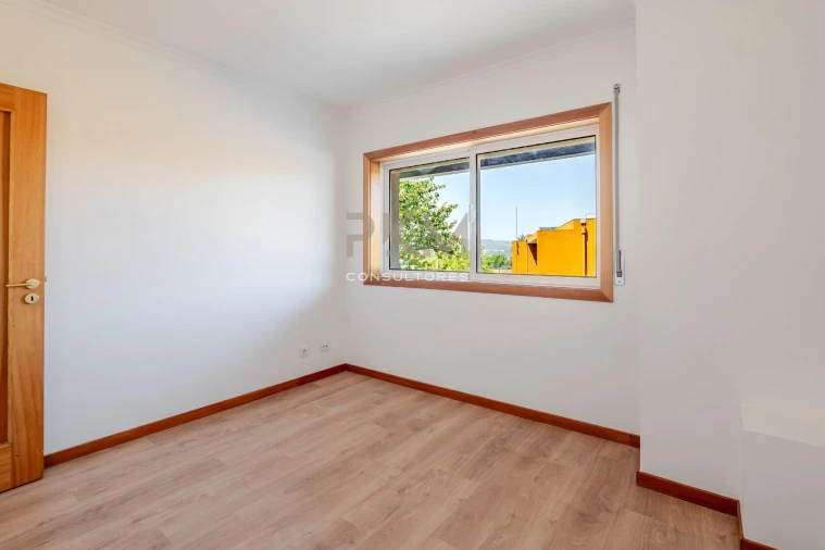 Apartamento T2 para Venda em Penafiel Foto 17