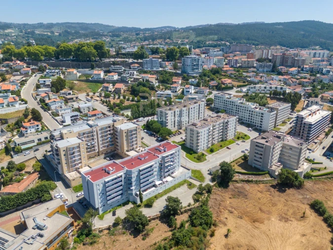 Apartamento T2 para Venda em Penafiel Foto 36