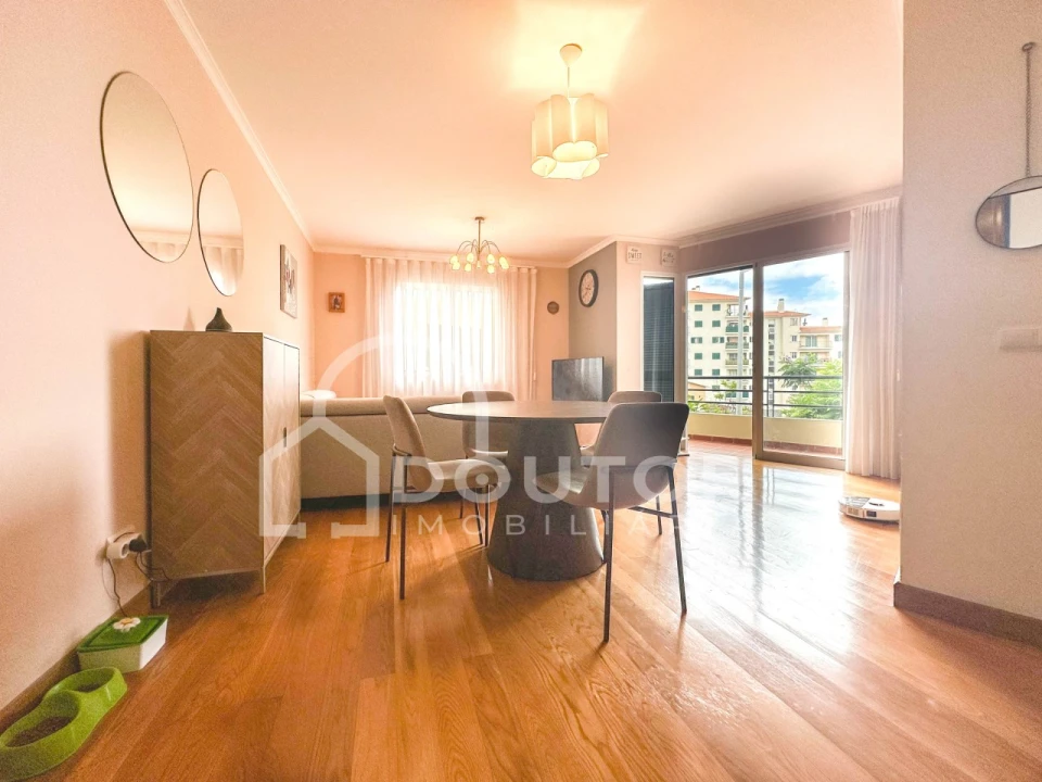 Apartamento T2 para Venda em Caniço Foto 3