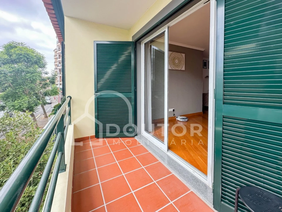 Apartamento T2 para Venda em Caniço Foto 4