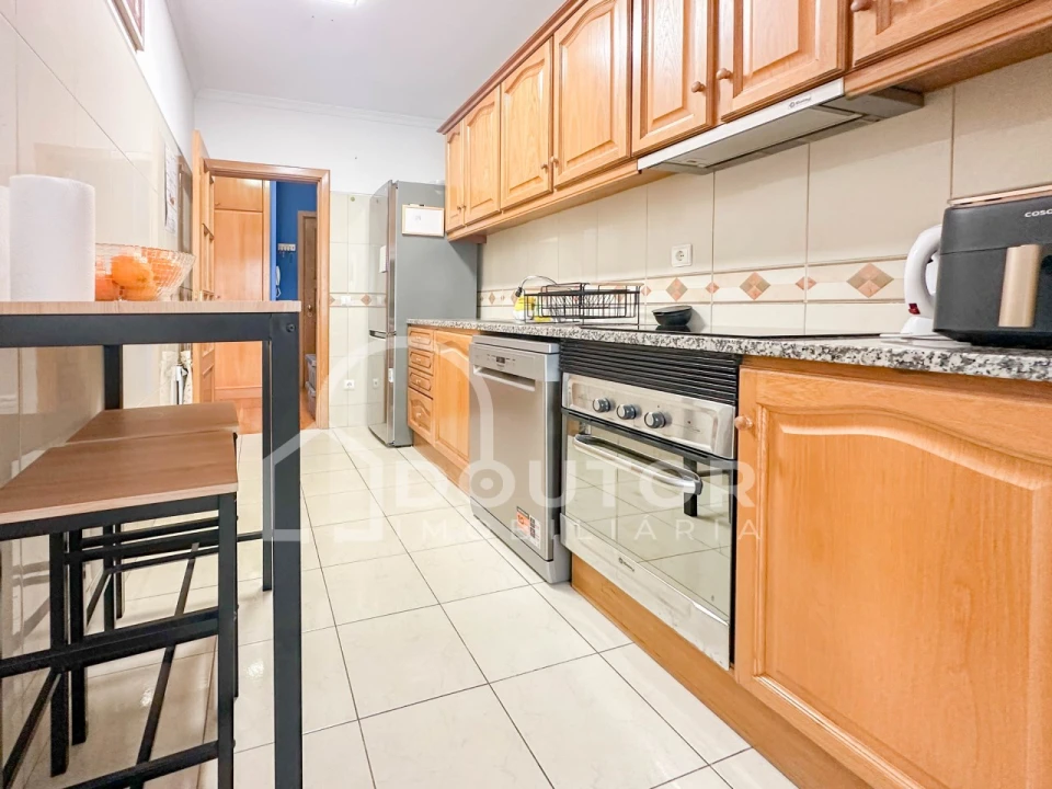 Apartamento T2 para Venda em Caniço Foto 9