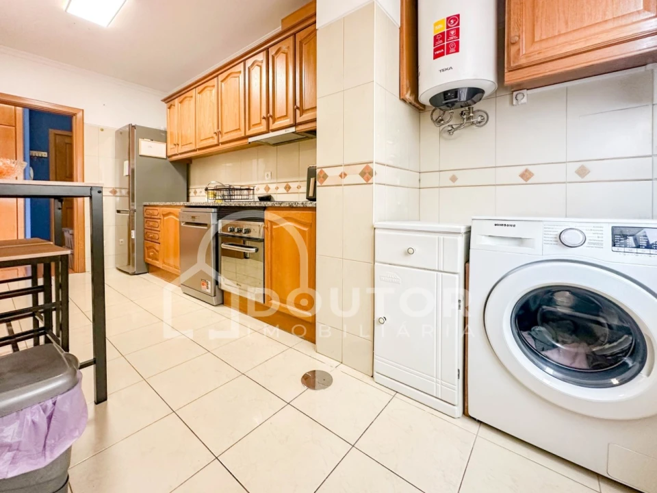 Apartamento T2 para Venda em Caniço Foto 11