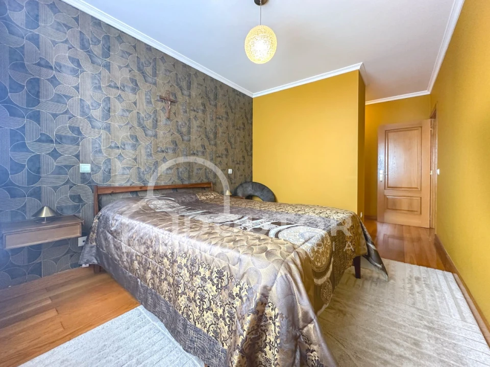 Apartamento T2 para Venda em Caniço Foto 12