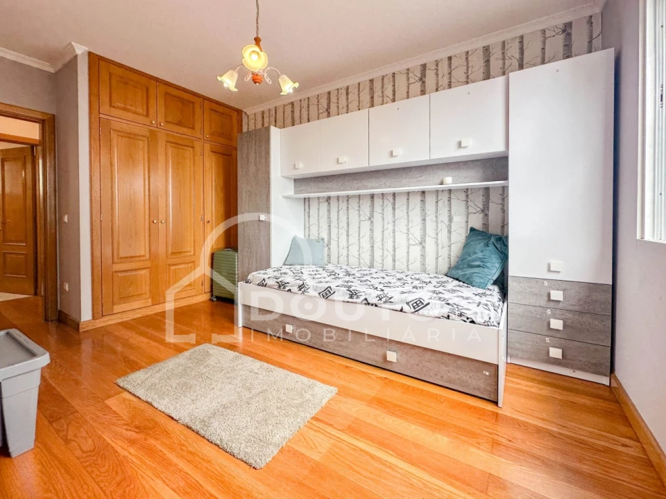 Apartamento T2 para Venda em Caniço Foto 17