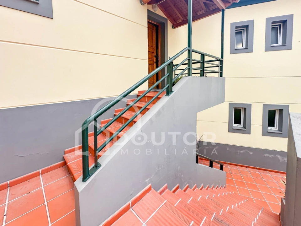 Apartamento T2 para Venda em Caniço Foto 19