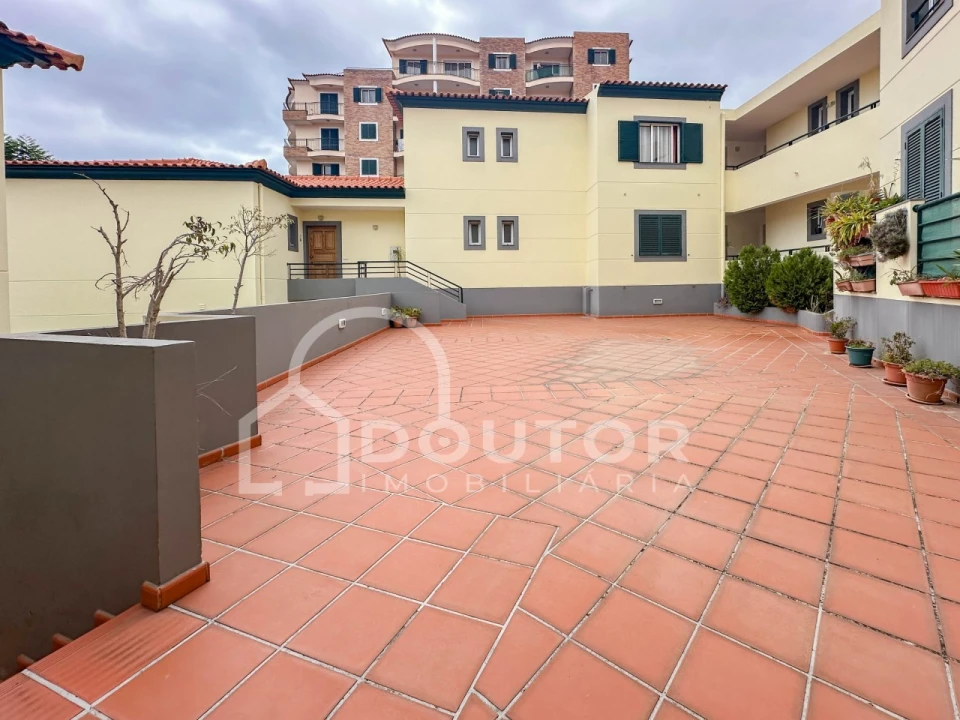 Apartamento T2 para Venda em Caniço Foto 20