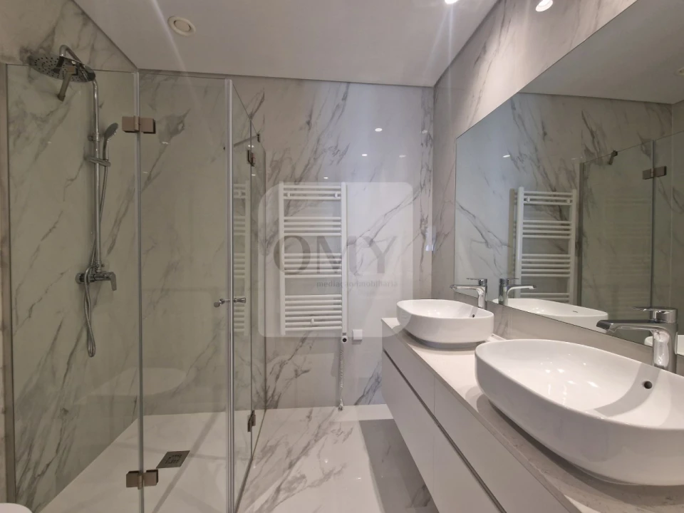 Apartamento T3 para Arrendamento em Nossa Senhora da Conceição, São Pedro e São Dinis Foto 14