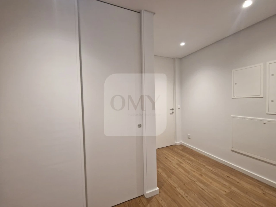 Apartamento T3 para Arrendamento em Nossa Senhora da Conceição, São Pedro e São Dinis Foto 17