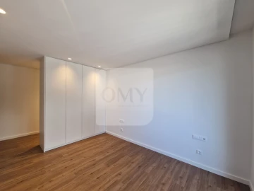 Apartamento T3 para Arrendamento em Nossa Senhora da Conceição, São Pedro e São Dinis
