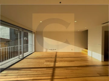 Apartamento T4 para Venda em Aldoar, Foz do Douro e Nevogilde