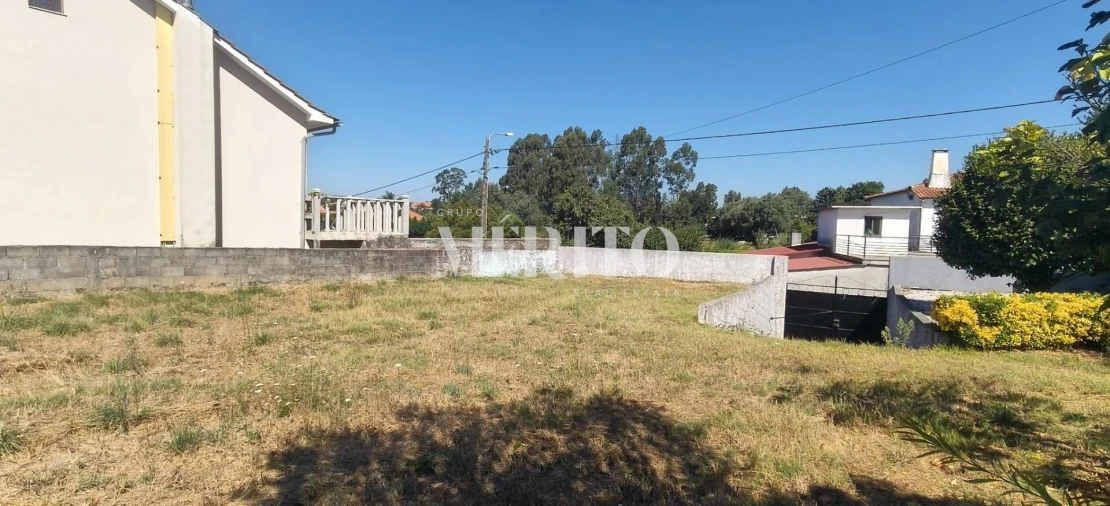 Terreno para Venda em Alvarães Foto 10