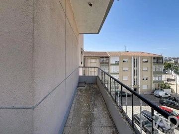 Apartamento T3 para Venda em Laranjeiro e Feijó