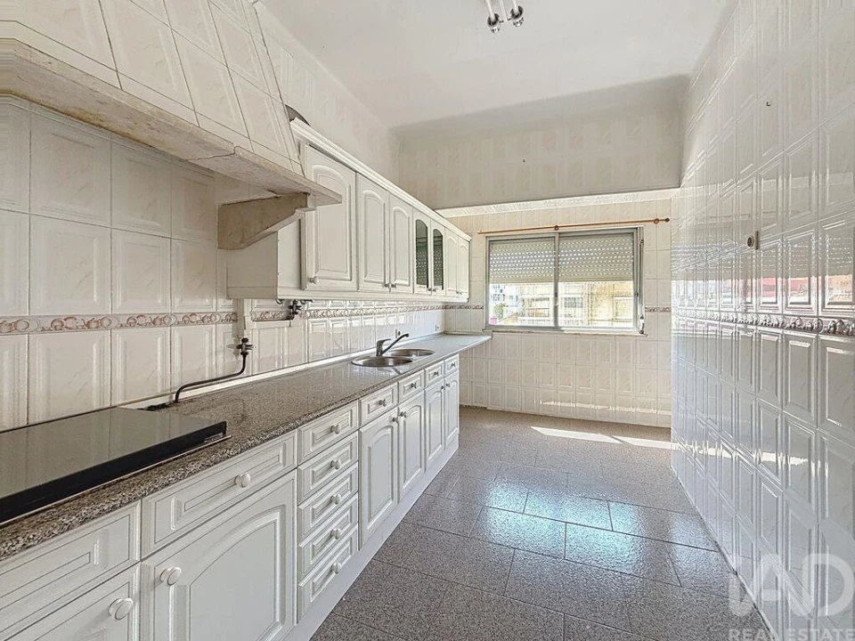 Apartamento T3 para Venda em Laranjeiro e Feijó Foto 6