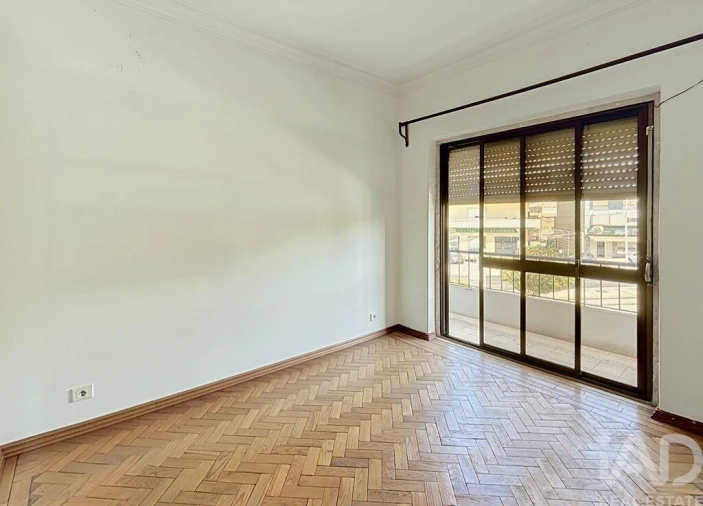 Apartamento T3 para Venda em Laranjeiro e Feijó Foto 3