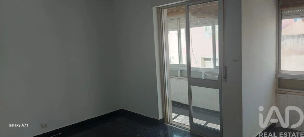 Apartamento T3 para Venda em Ramada e Caneças
