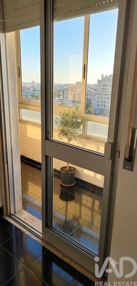 Apartamento T3 para Venda em Ramada e Caneças