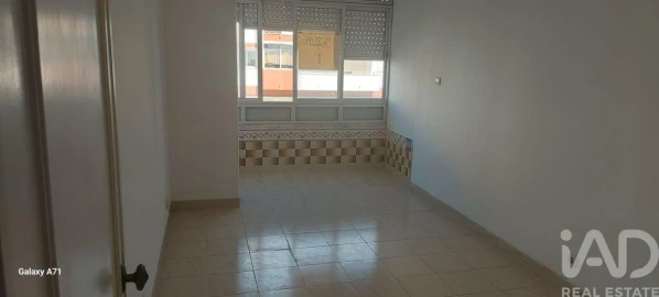 Apartamento T3 para Venda em Ramada e Caneças