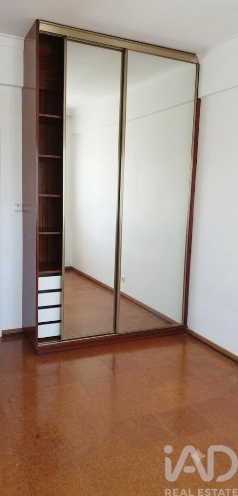 Apartamento T3 para Venda em Ramada e Caneças