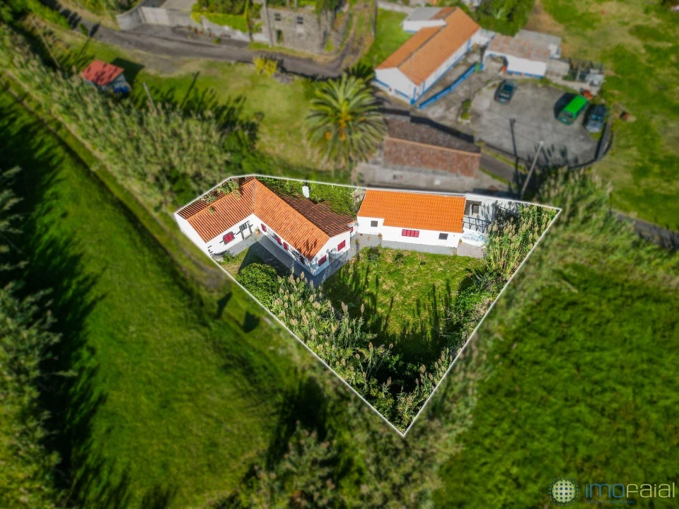 Moradia T2 para Venda em Cedros Foto 22