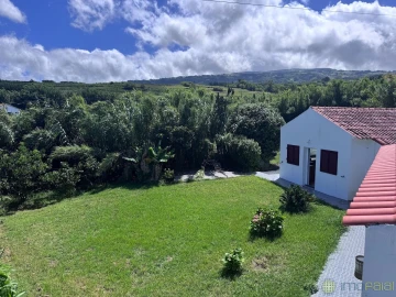 Moradia T2 para Venda em Cedros