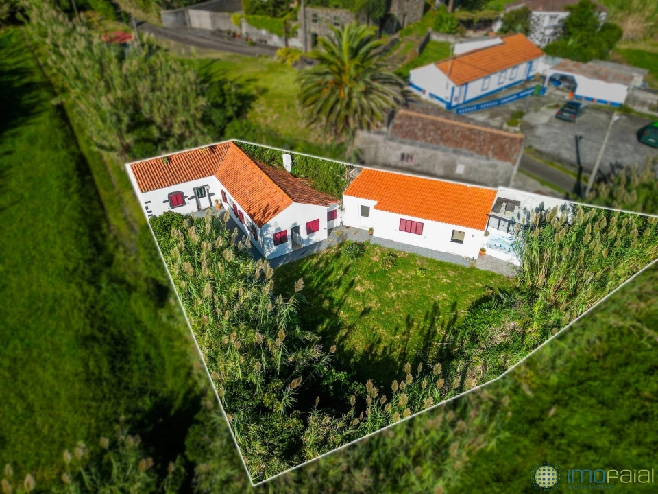 Moradia T2 para Venda em Cedros Foto 1