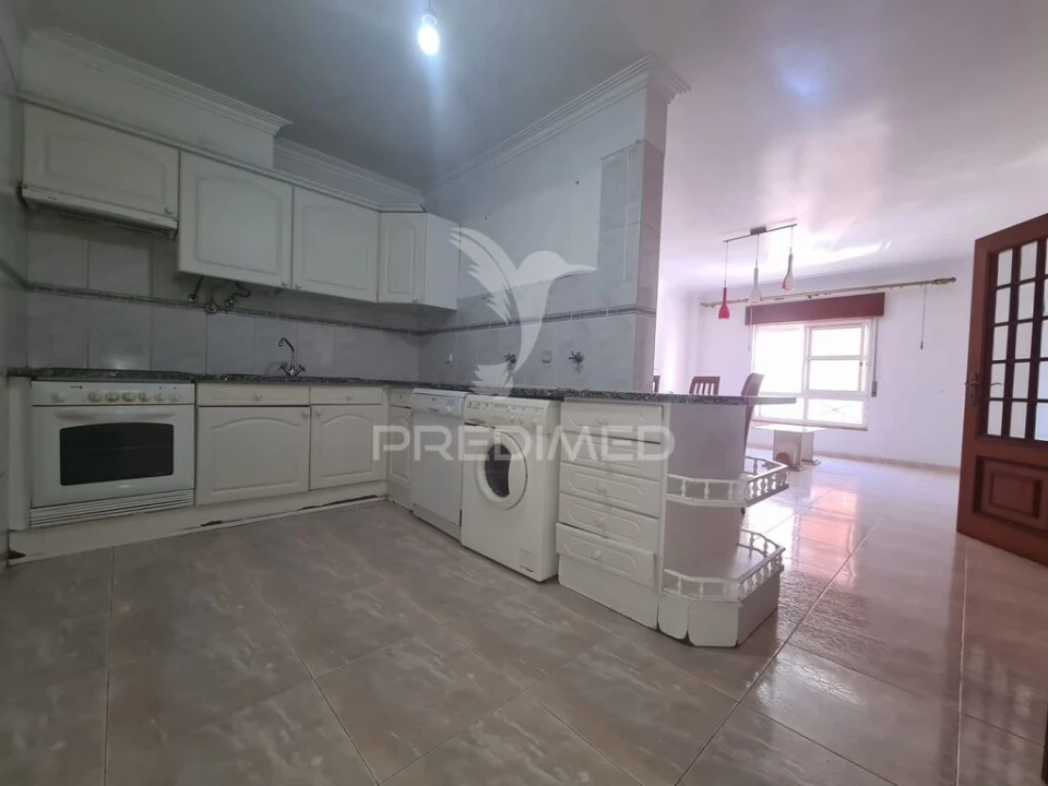 Apartamento T2 para Venda em Algueirão-Mem Martins Foto 1