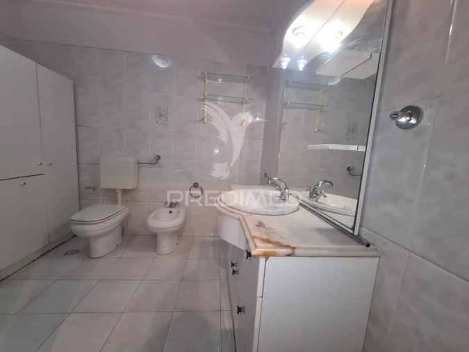 Apartamento T2 para Venda em Algueirão-Mem Martins Foto 6