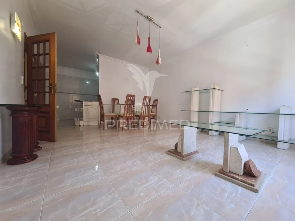 Apartamento T2 para Venda em Algueirão-Mem Martins Foto 2