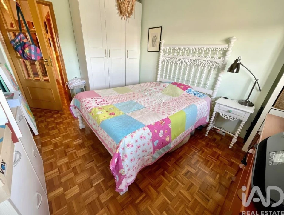 Apartamento T2 para Venda em Arcozelo Foto 16