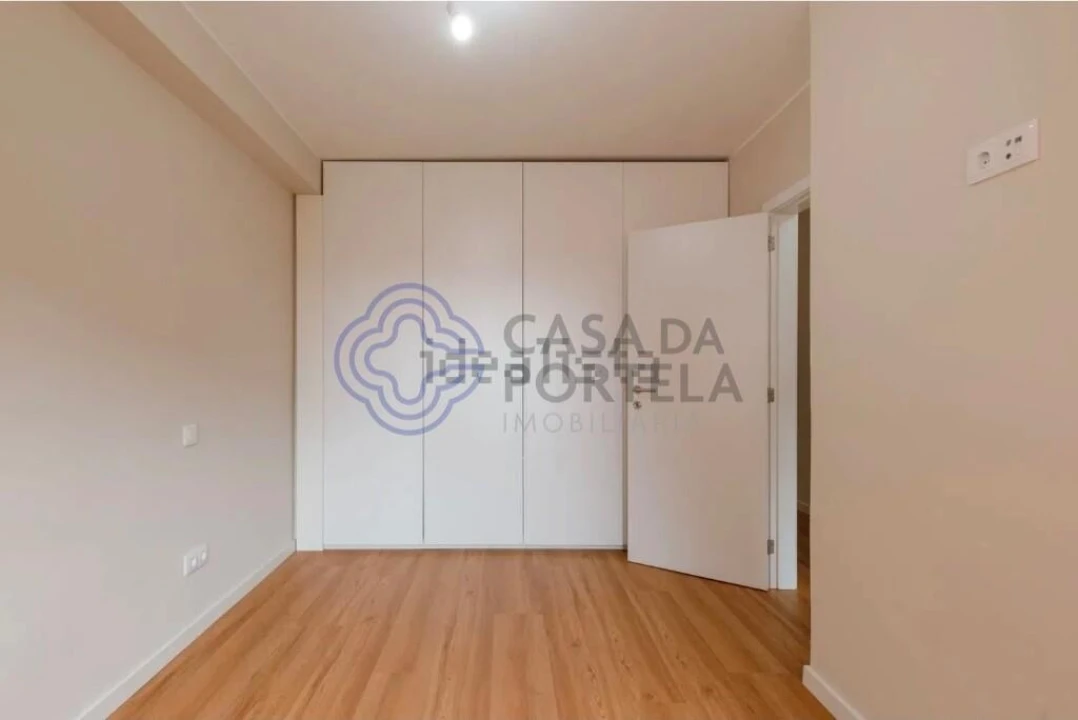 Apartamento T4 para Venda em Ramalde Foto 13