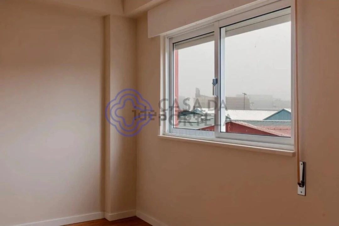 Apartamento T4 para Venda em Ramalde Foto 8