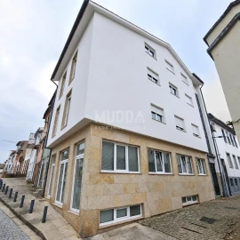 Apartamento T2 para Venda em Sé, Santa Maria e Meixedo
