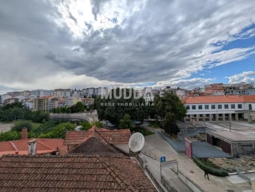 Apartamento T2 para Venda em Sé, Santa Maria e Meixedo