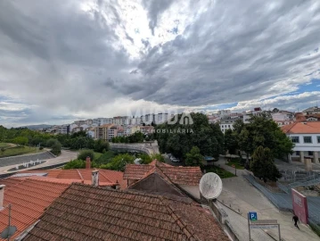 Apartamento T2 para Venda em Sé, Santa Maria e Meixedo