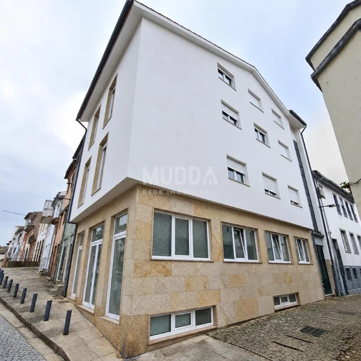 Apartamento T2 para Venda em Sé, Santa Maria e Meixedo Foto 6