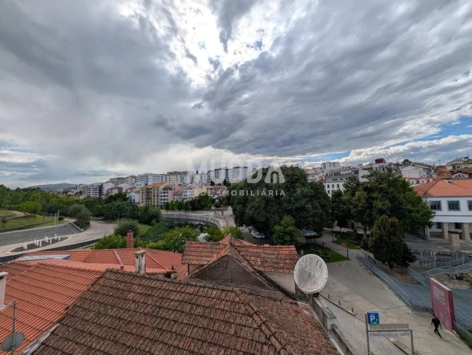 Apartamento T2 para Venda em Sé, Santa Maria e Meixedo Foto 8