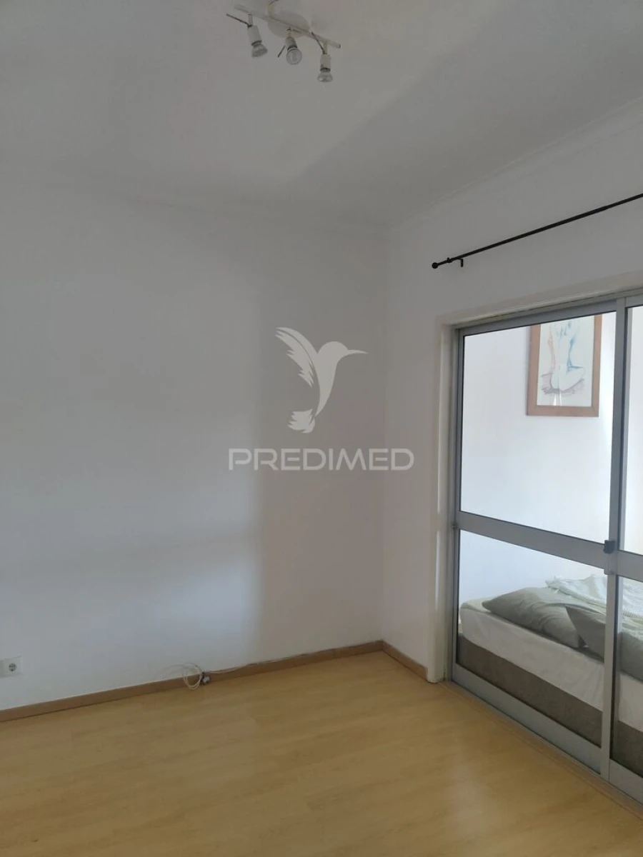 Apartamento T1 para Venda em Seixal, Arrentela e Aldeia de Paio Pires Foto 8