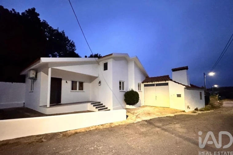 Moradia T3 para Venda em Aguada de Cima Foto 2