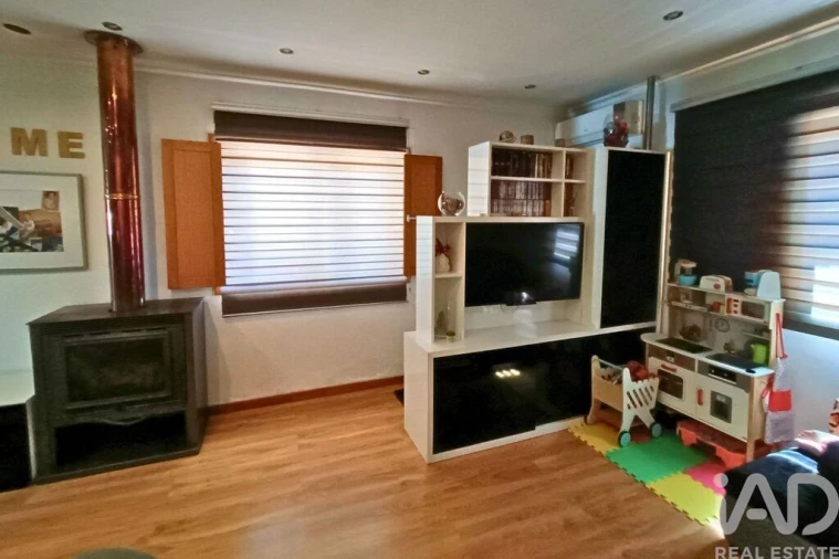 Moradia T3 para Venda em Aguada de Cima Foto 4