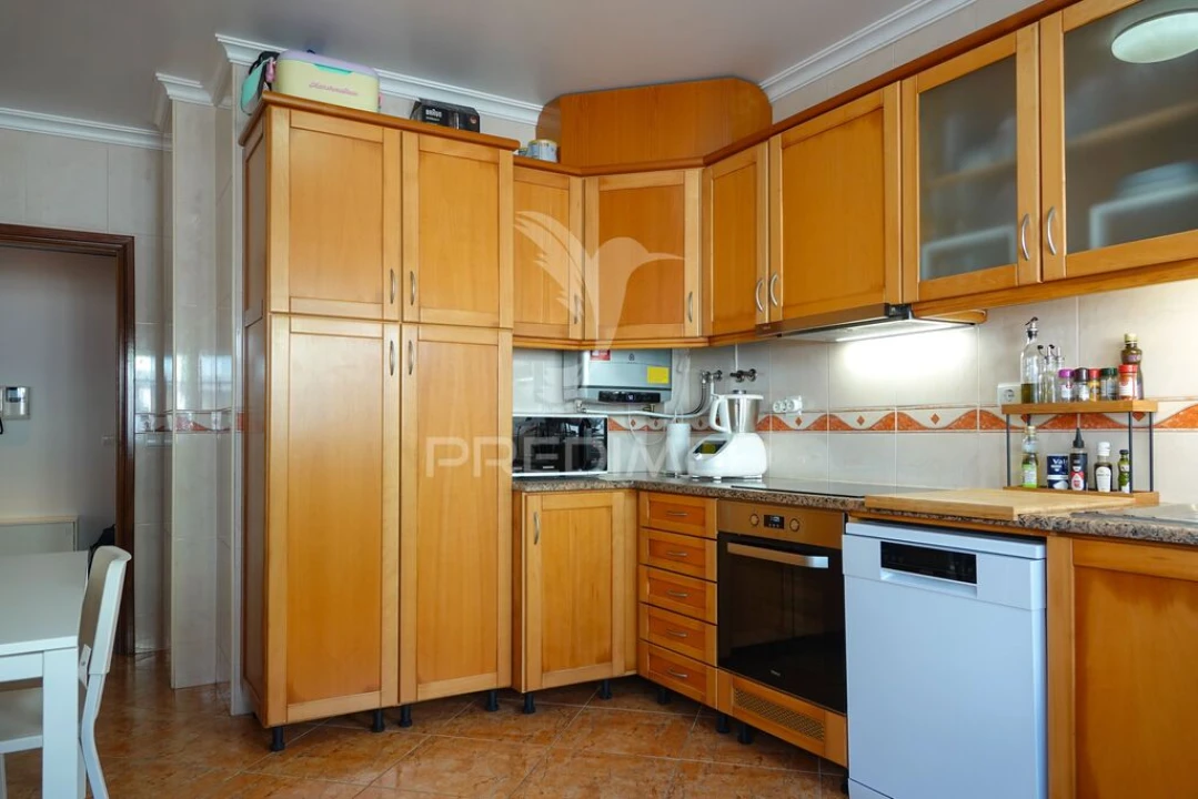 Apartamento T2 para Venda em Alhadas Foto 3